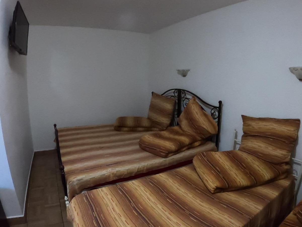 Motel Aris Meridian Piatra Neamt Exterior photo