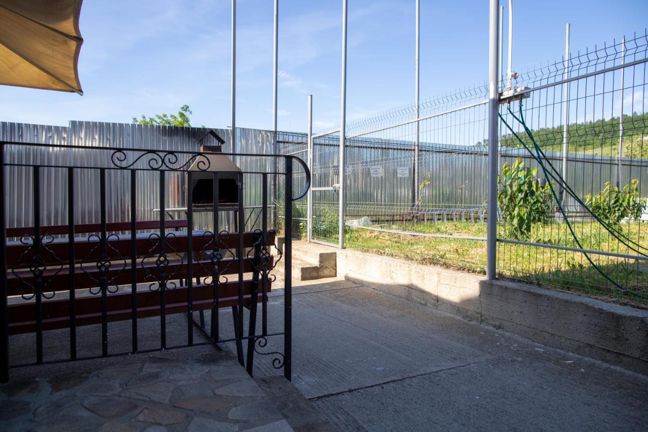 Motel Aris Meridian Piatra Neamt Exterior photo