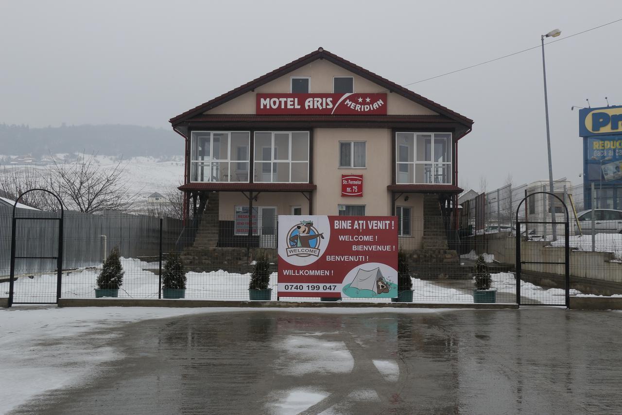 Motel Aris Meridian Piatra Neamt Exterior photo